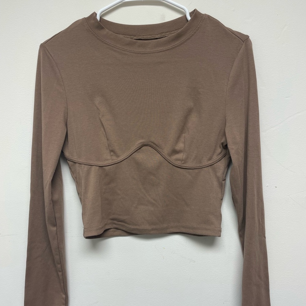 Brown Long Sleeve Slightly Cropped Under Bust Hem Shirt Size Medium